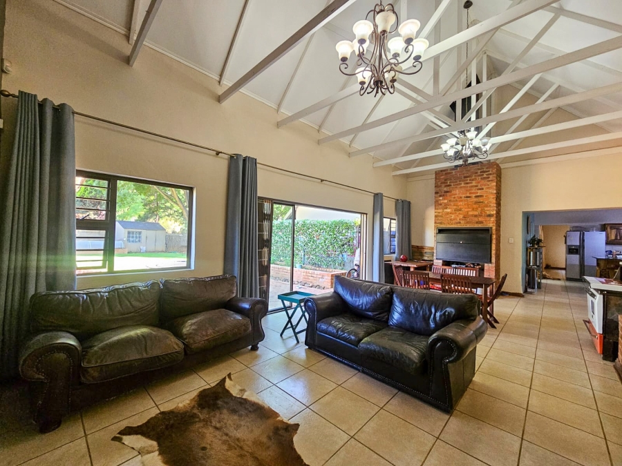 4 Bedroom Property for Sale in Mooivallei Park North West